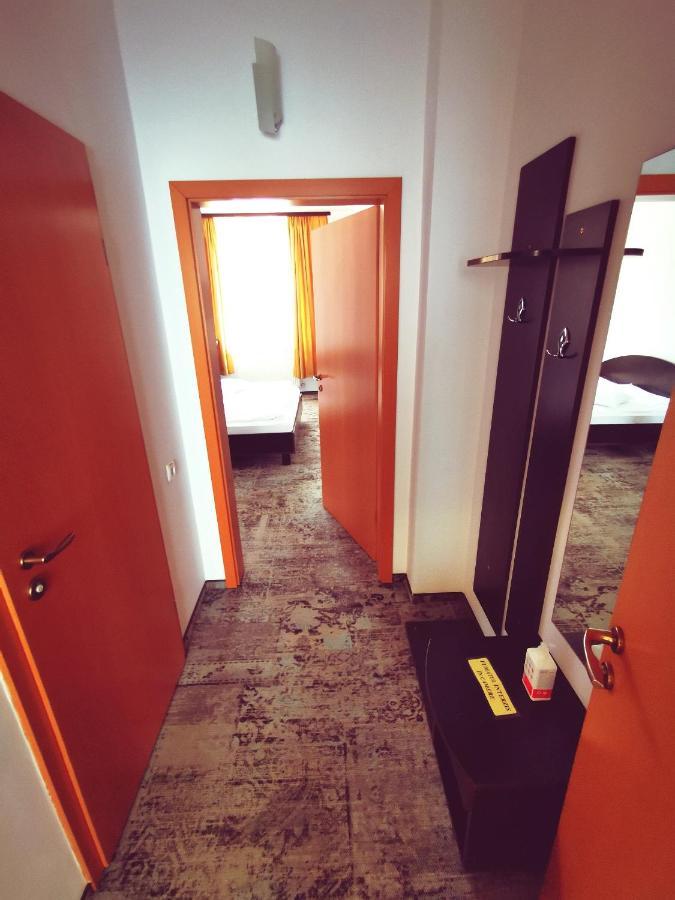 Hotel Paraul Rece Buşteni エクステリア 写真