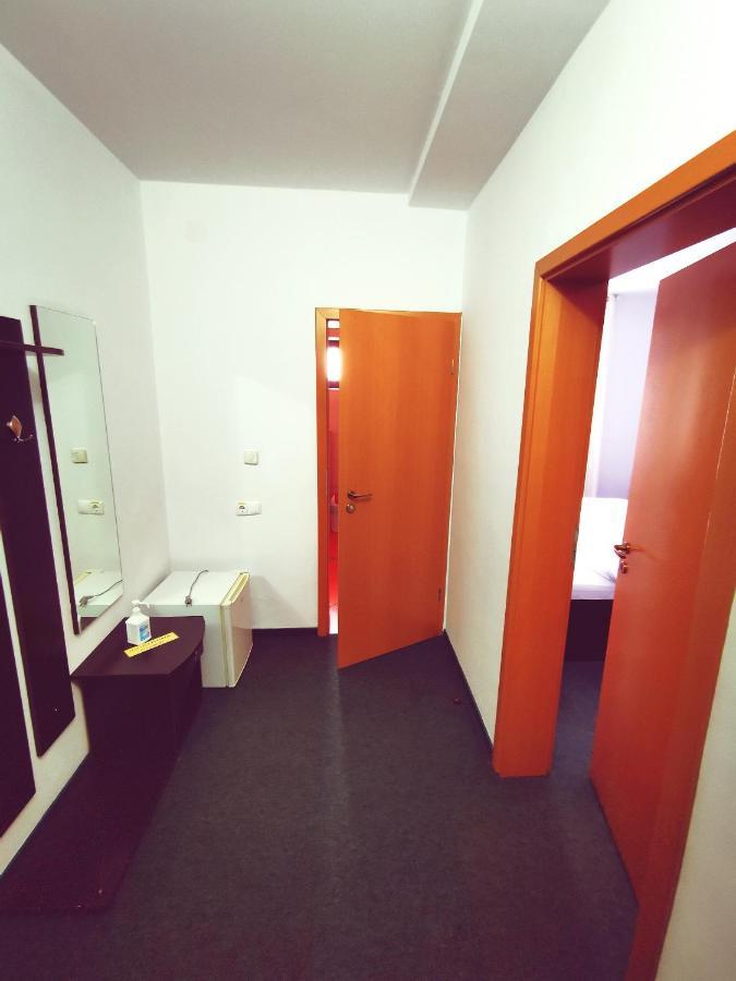 Hotel Paraul Rece Buşteni エクステリア 写真