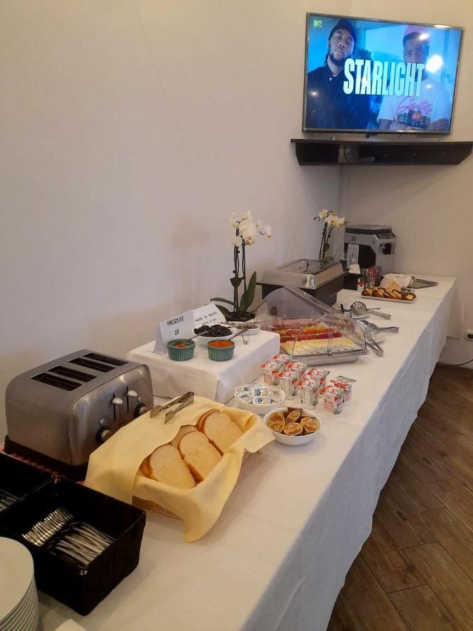 Hotel Paraul Rece Buşteni エクステリア 写真